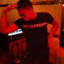 擦干你的眼泪，让我来为你流