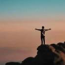 一个瘦巴巴的老爷们