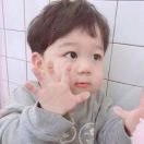 头发卷是天生的