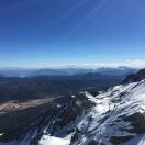 搭帐篷的木房子