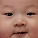 M、