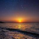 一颗夕阳下的沙粒