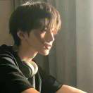 卖碗的小男孩的头像-梦马考研