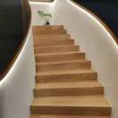 逸然梦楼梯，楼梯折弯，