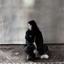 请听我唱完这支歌。